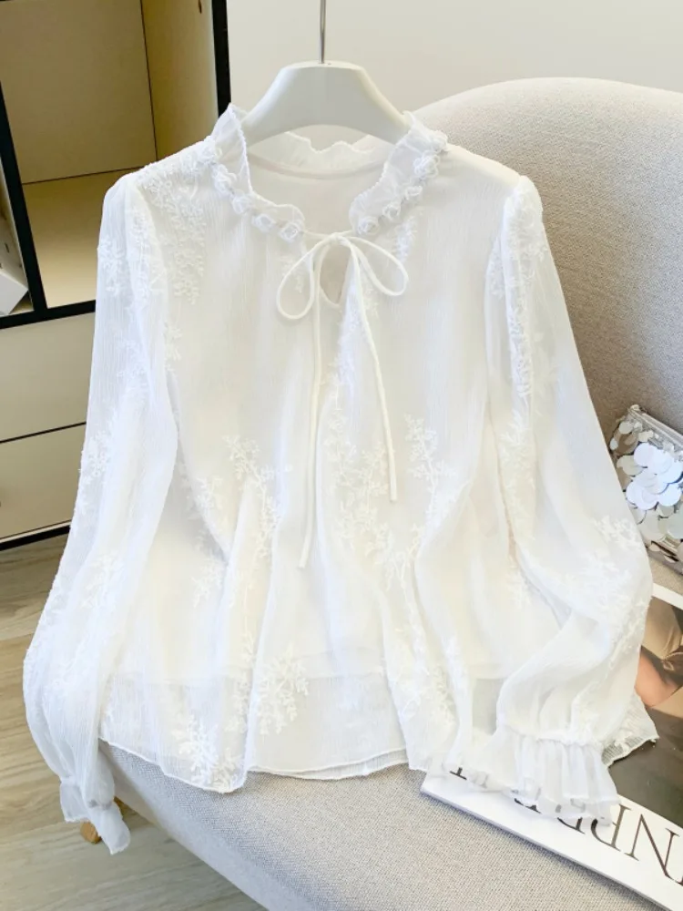 Женская блузка с кружевной вышивкой, весна 2026, новая, свободного кроя, стройнящая, длинная, модная, в японском стиле, сладкая, классическая...
Женская блузка с кружевной вышивкой, весна 2026, новая, свободного кроя, стройнящая, длинная, модная, в японском стиле, сладкая, классическая...
