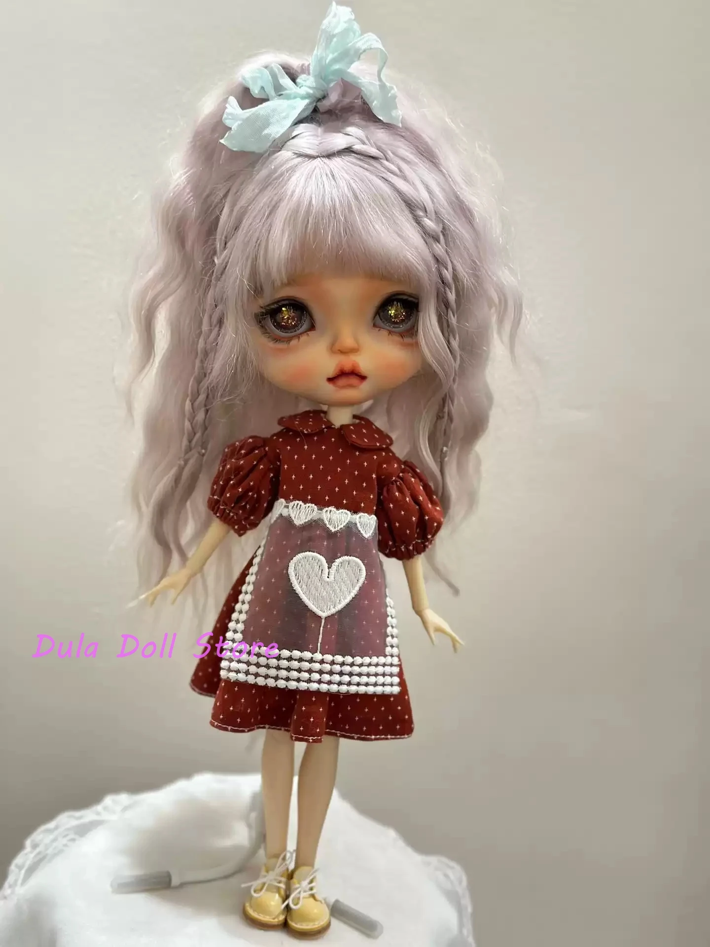 Dula Doll Clothes Dress Red polka dot apron dress Blythe ob24 ob22 Azone Licca ICY JerryB 1/6 Bjd Doll Accessories
Dula Doll Clothes Dress Red polka dot apron dress Blythe ob24 ob22 Azone Licca ICY JerryB 1/6 Bjd Doll Accessories