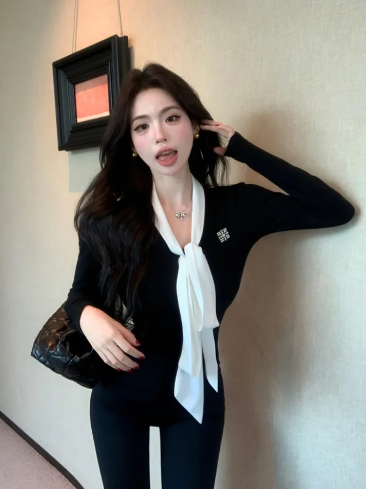 Chic V-Neck Knot Top Women's Slim Fit Style Autumn Collection Korean Commute Fashion Pear Shape Body Type
Chic V-Neck Knot Top Women's Slim Fit Style Autumn Collection Korean Commute Fashion Pear Shape Body Type