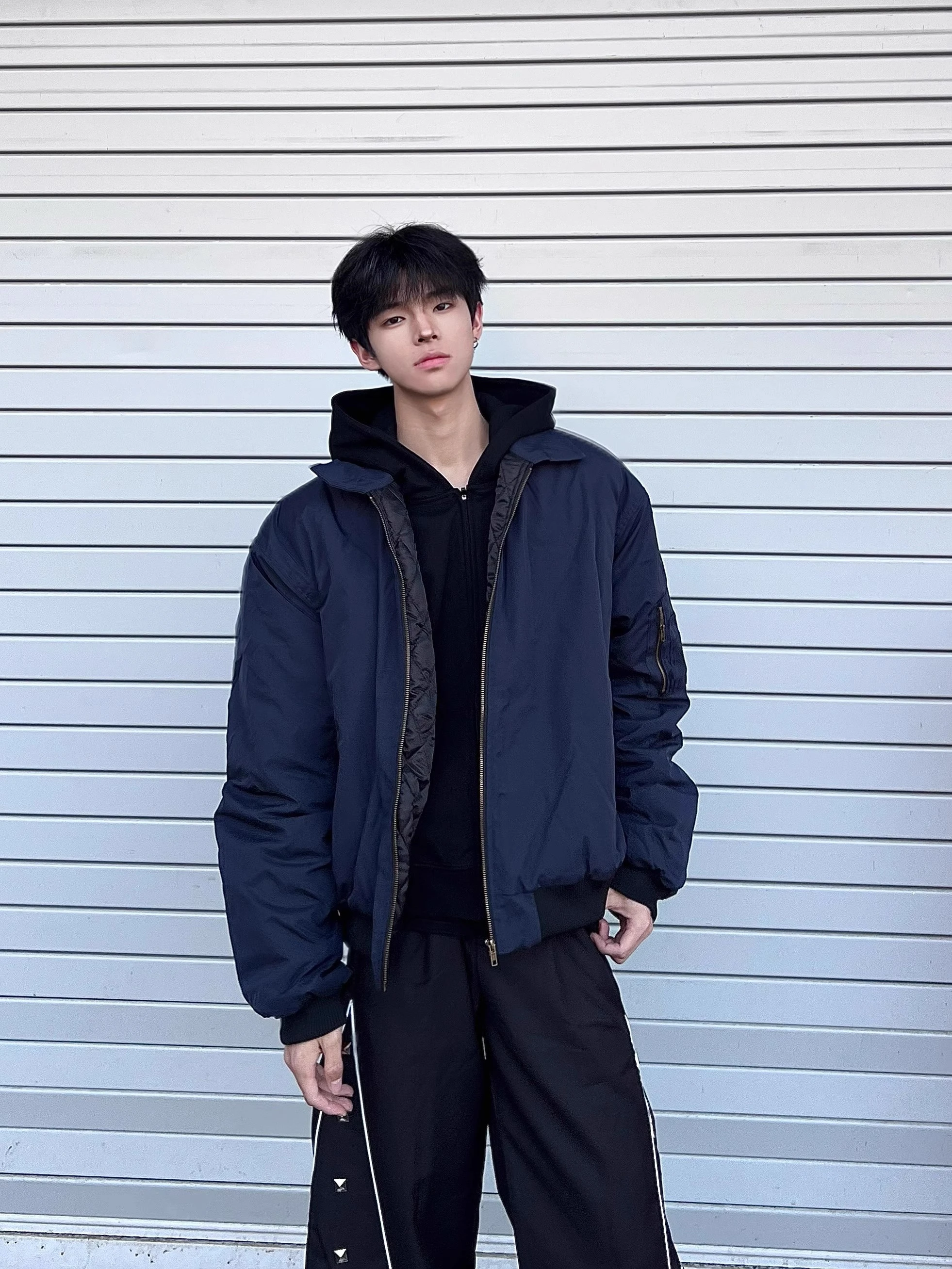 Куртка-бомбер в американском ретро-стиле с утолщенным хлопковым воротником, свободного кроя, для мужчин и женщин, осенне-зимняя мода
Куртка-бомбер в американском ретро-стиле с утолщенным хлопковым воротником, свободного кроя, для мужчин и женщин, осенне-зимняя мода