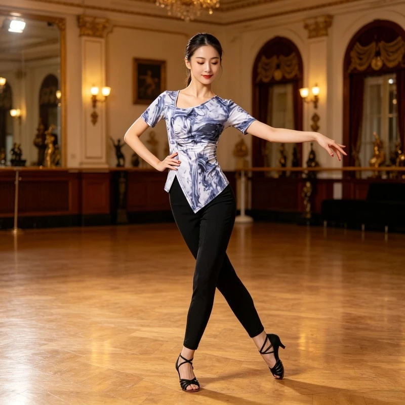 Women Floral Print Dance Blouse Short Sleeve Modern Ballroom Stage Costume Dancewear top performance accessories Line dance top
Women Floral Print Dance Blouse Short Sleeve Modern Ballroom Stage Costume Dancewear top performance accessories Line dance top