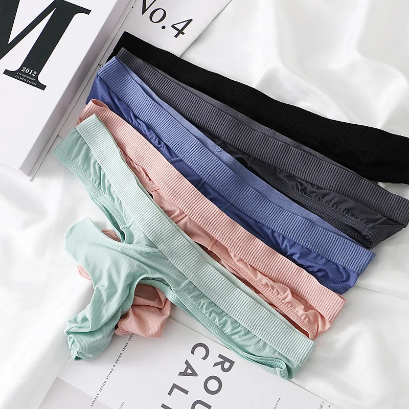 Мужские стринги с низкой талией и Т-образной спинкой, летнее быстросохнущее сексуальное нижнее белье из ледяного шелка
Мужские стринги с низкой талией и Т-образной спинкой, летнее быстросохнущее сексуальное нижнее белье из ледяного шелка