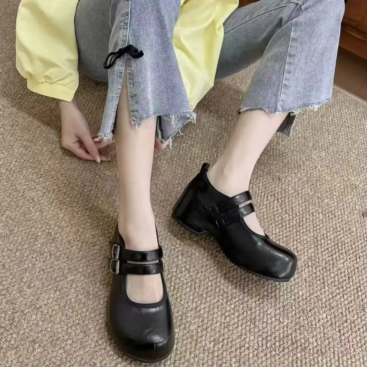 new spring 2026 model Summer Daily Wear Soft Leather Soft Sole Single Shoes Round Head Hook and Loop
new spring 2026 model Summer Daily Wear Soft Leather Soft Sole Single Shoes Round Head Hook and Loop