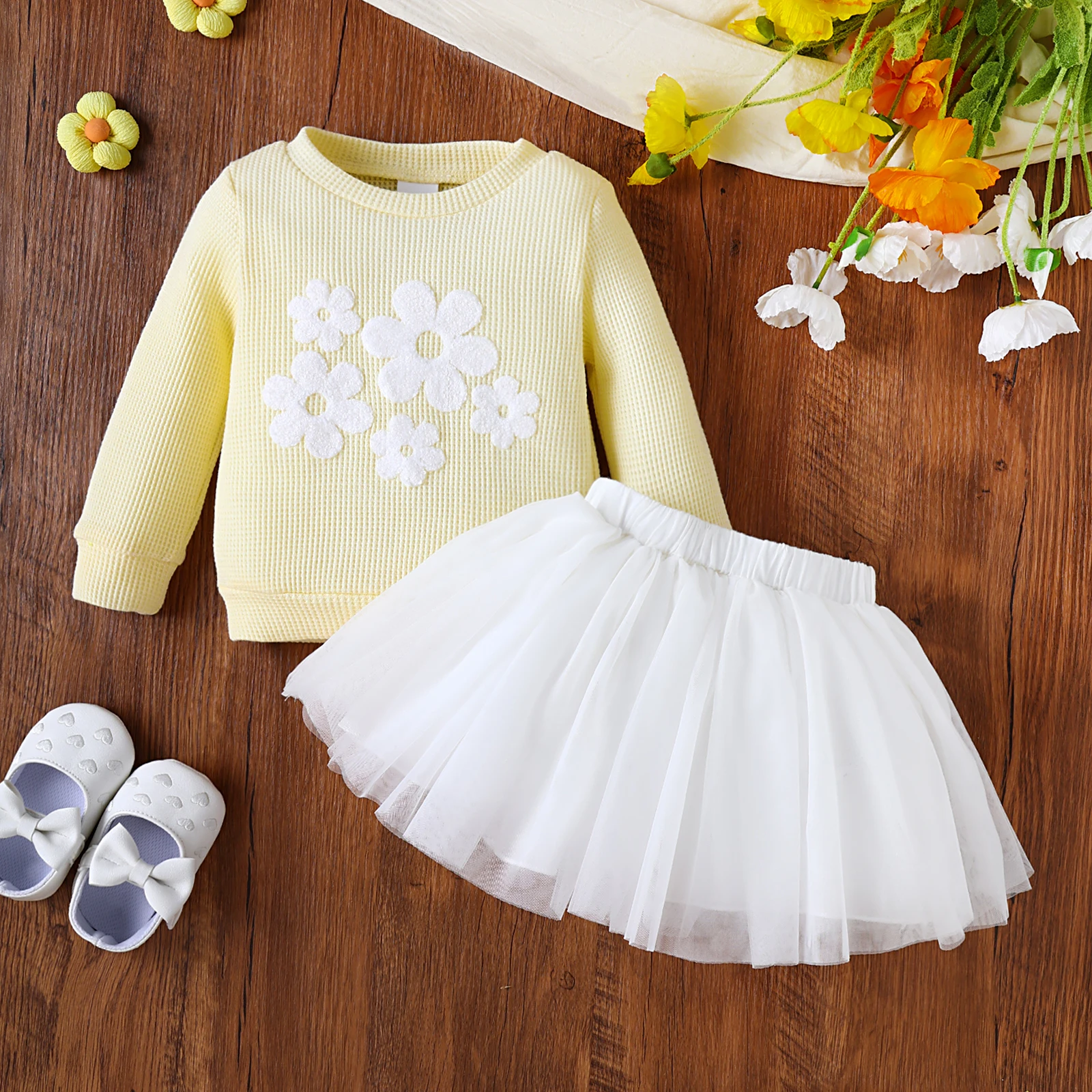 2PCS Autumn New Style Comfortable And Sweet 1-4-Year-Old Yellow Round-Neck Top + White Mesh Skirt Set For Girls
2PCS Autumn New Style Comfortable And Sweet 1-4-Year-Old Yellow Round-Neck Top + White Mesh Skirt Set For Girls