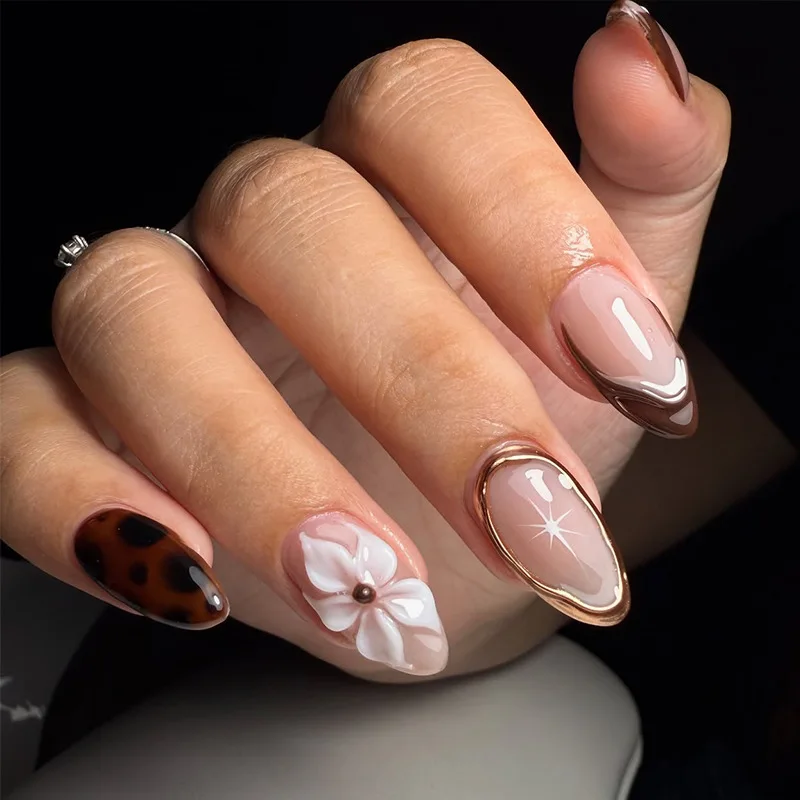 30 pieces of cross-border hot-selling high-end French almond wearing armor painted leopard print 3D three-dimensional flower gilt nail art
30 pieces of cross-border hot-selling high-end French almond wearing armor painted leopard print 3D three-dimensional flower gilt nail art