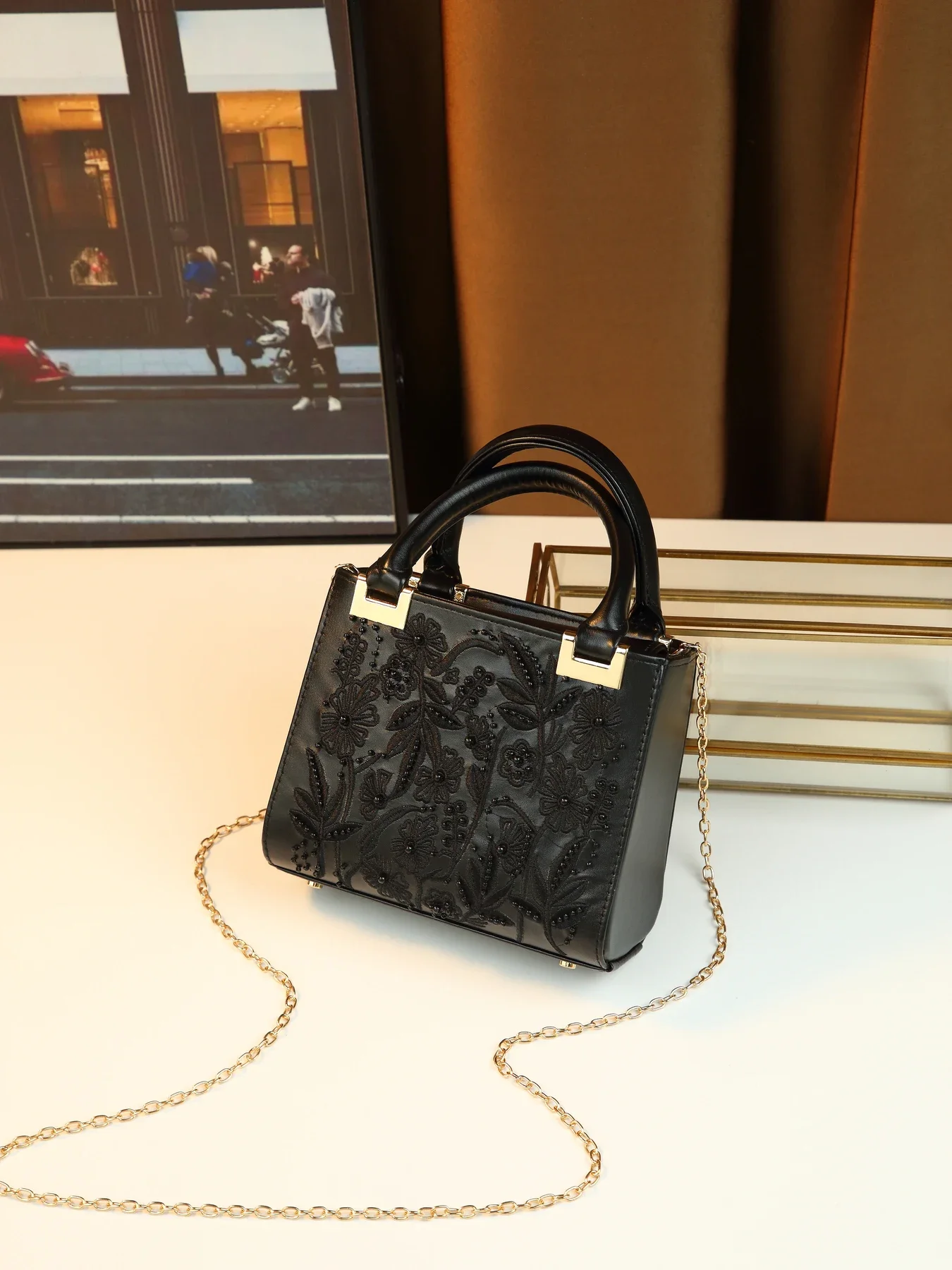 Exquisite Beaded Floral Embroidery Small Square Handbag Elegant Versatile Unique Design
Exquisite Beaded Floral Embroidery Small Square Handbag Elegant Versatile Unique Design