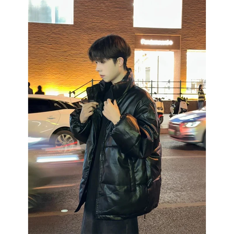 Men's Bla PU Leather Cotton Jaet Thiened Winter Warm Stand Collar American Vibe Comfortable Cotton Coat Outerwear
Men's Bla PU Leather Cotton Jaet Thiened Winter Warm Stand Collar American Vibe Comfortable Cotton Coat Outerwear