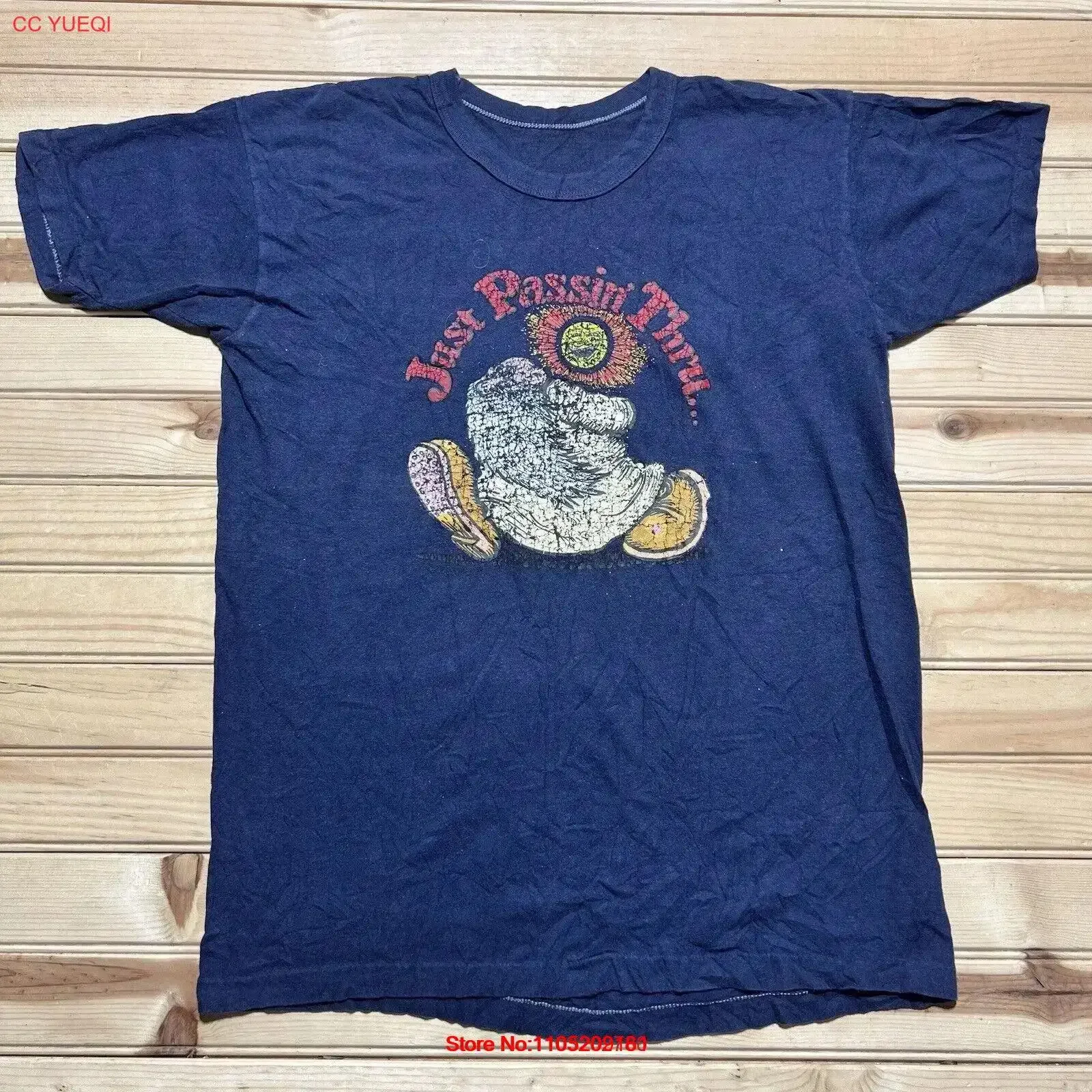 Vintage 60s Robert Crumb Just Passin Thru Art Faded Distressed T Shirt Large Washed streetwear Top For Everyday Wear vintage
Vintage 60s Robert Crumb Just Passin Thru Art Faded Distressed T Shirt Large Washed streetwear Top For Everyday Wear vintage