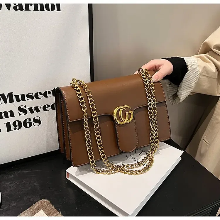 2025 Minimalist Crossbody Bag for Women, Pebbled Vegan Leather Small Square Purse with Detachable Gold Chain & Adjustable Strap
2025 Minimalist Crossbody Bag for Women, Pebbled Vegan Leather Small Square Purse with Detachable Gold Chain & Adjustable Strap
