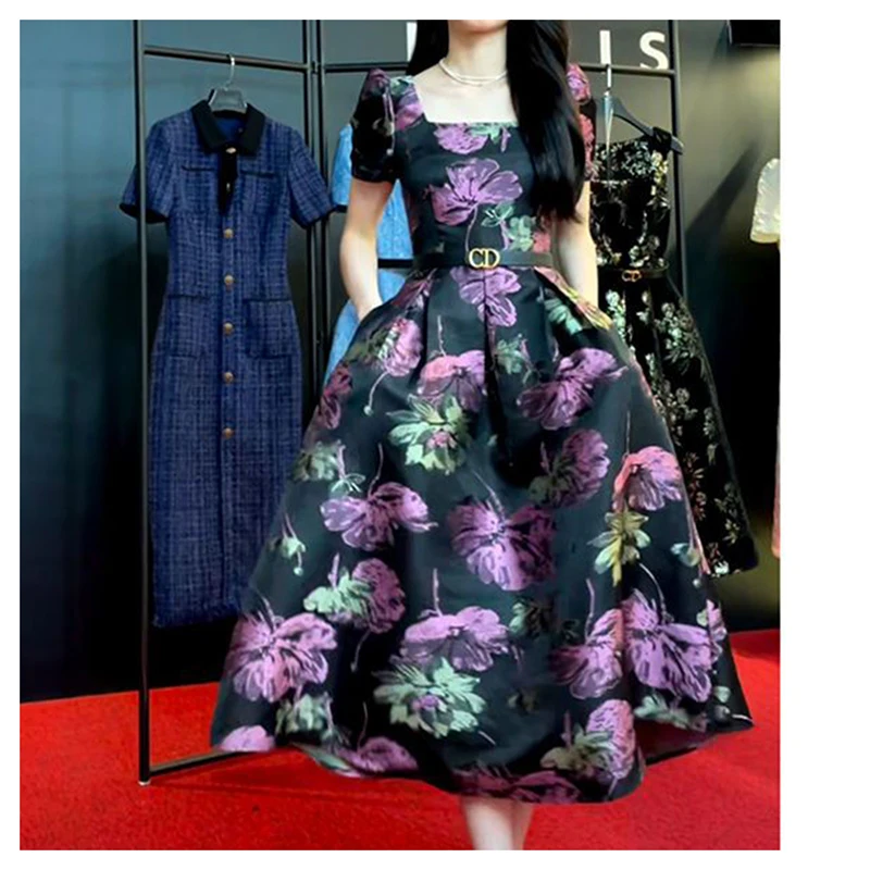 Retro court style dress for women, French retro square neck bubble sleeves, waist cinching big swing dress, long skirt
Retro court style dress for women, French retro square neck bubble sleeves, waist cinching big swing dress, long skirt