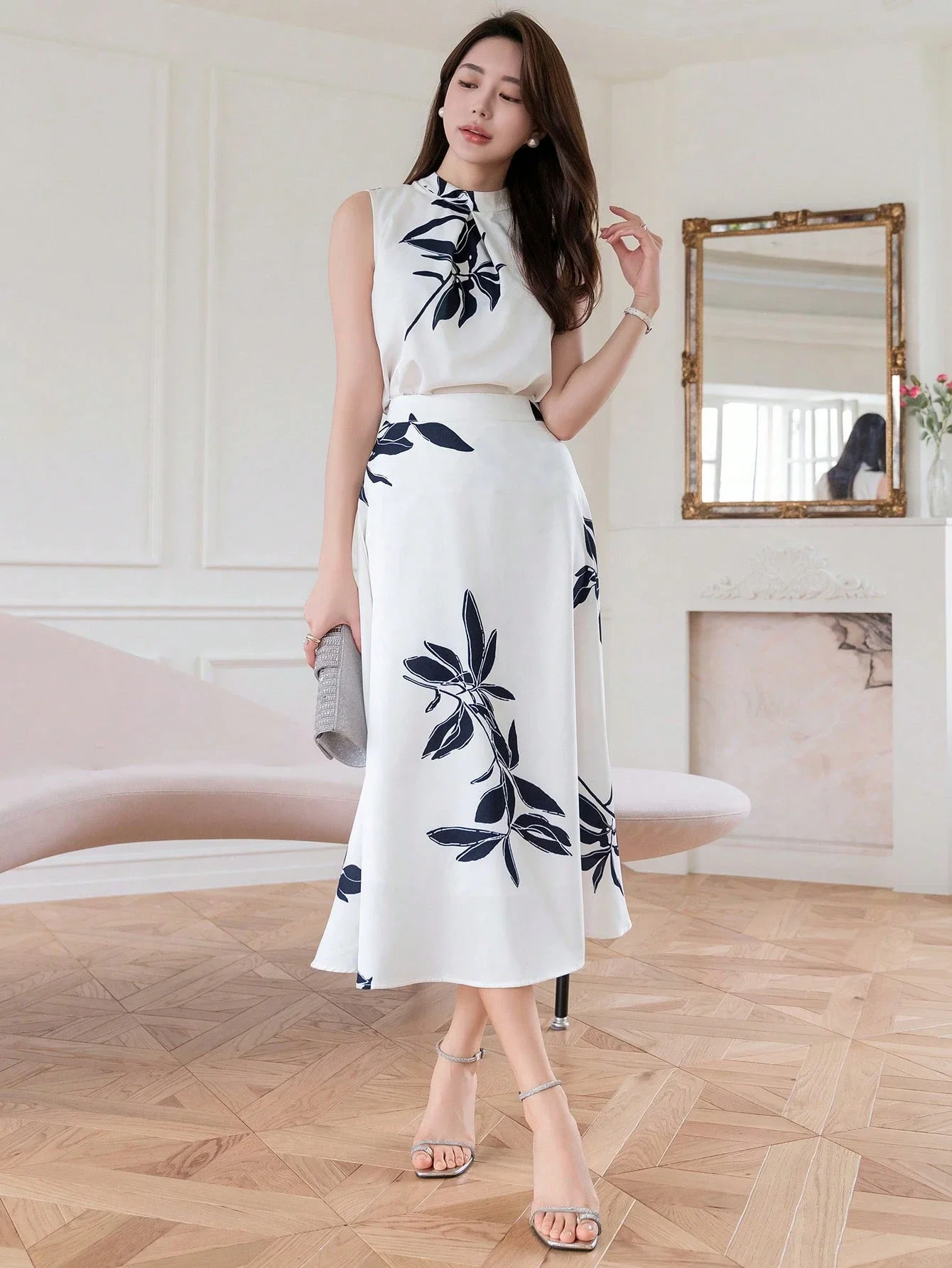 Women's Floral Print 2-Piece Set Chiffon Halter Top And A-Line Skirt
Women's Floral Print 2-Piece Set Chiffon Halter Top And A-Line Skirt