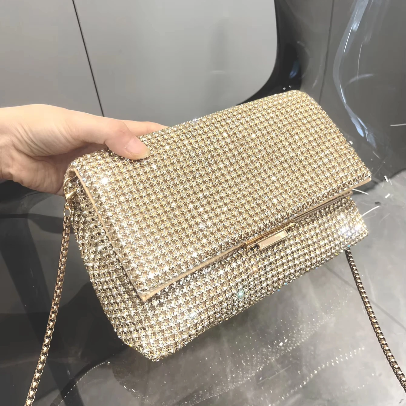 Luxury Designer Women's Shoulder Bag with Rhinestones and Shiny Crystals Evening Purse Clutch Handbag
Luxury Designer Women's Shoulder Bag with Rhinestones and Shiny Crystals Evening Purse Clutch Handbag