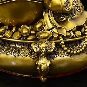 17" Tibetan Temple Collection Old Brass Cinnabar Yuanbao Coins God of Wealth Immortal Amass wealth Ornaments Worship Hall
17" Tibetan Temple Collection Old Brass Cinnabar Yuanbao Coins God of Wealth Immortal Amass wealth Ornaments Worship Hall