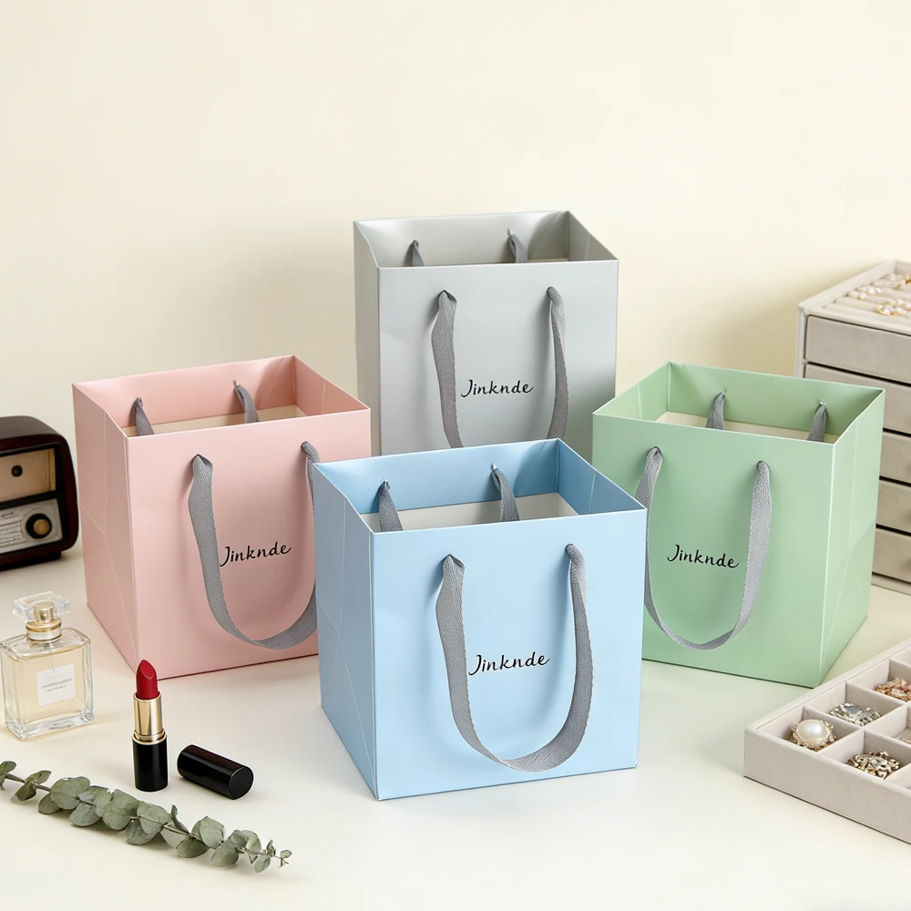 Пользовательский логотип, 100 шт., подарочная упаковка, бумажный пакет, сумки для покупок, портативные сумки-тоут, лента для ужина, вечеринки, свадьбы, сувениры
Пользовательский логотип, 100 шт., подарочная упаковка, бумажный пакет, сумки для покупок, портативные сумки-тоут, лента для ужина, вечеринки, свадьбы, сувениры