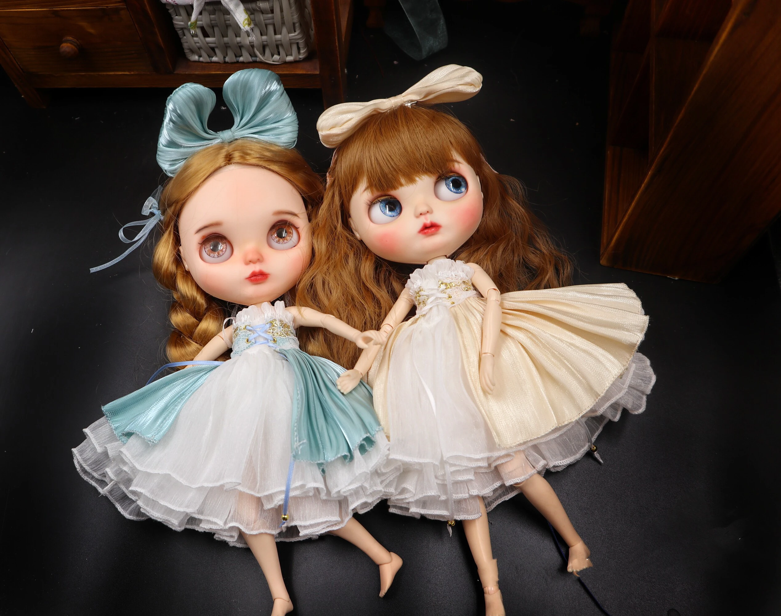 BJD Blythe dress Clothes Flowing light and colorful fluffy skirt 1/6 30cm Dolls (Fit for Pullip,Ob24, ob22、Licca)
BJD Blythe dress Clothes Flowing light and colorful fluffy skirt 1/6 30cm Dolls (Fit for Pullip,Ob24, ob22、Licca)