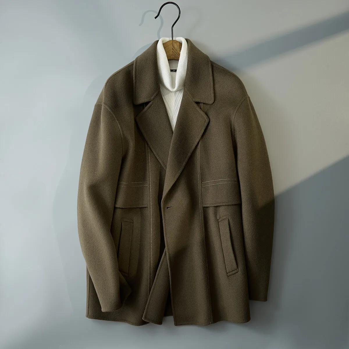 Мужское двустороннее шерстяное пальто Busin: осенне-зимнее, модное, стильное, теплое, с длинными рукавами, воротником-стойкой, ветрозащитное
Мужское двустороннее шерстяное пальто Busin: осенне-зимнее, модное, стильное, теплое, с длинными рукавами, воротником-стойкой, ветрозащитное