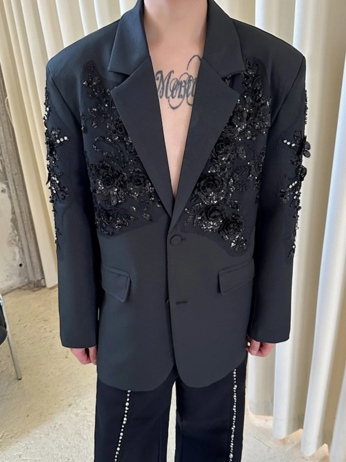 Casual Embroidered Men's Suit Jaet Luxury Sparkling Sequin 3D Stitching Spring Autumn Sle Haome Prince High-End Feeling
Casual Embroidered Men's Suit Jaet Luxury Sparkling Sequin 3D Stitching Spring Autumn Sle Haome Prince High-End Feeling