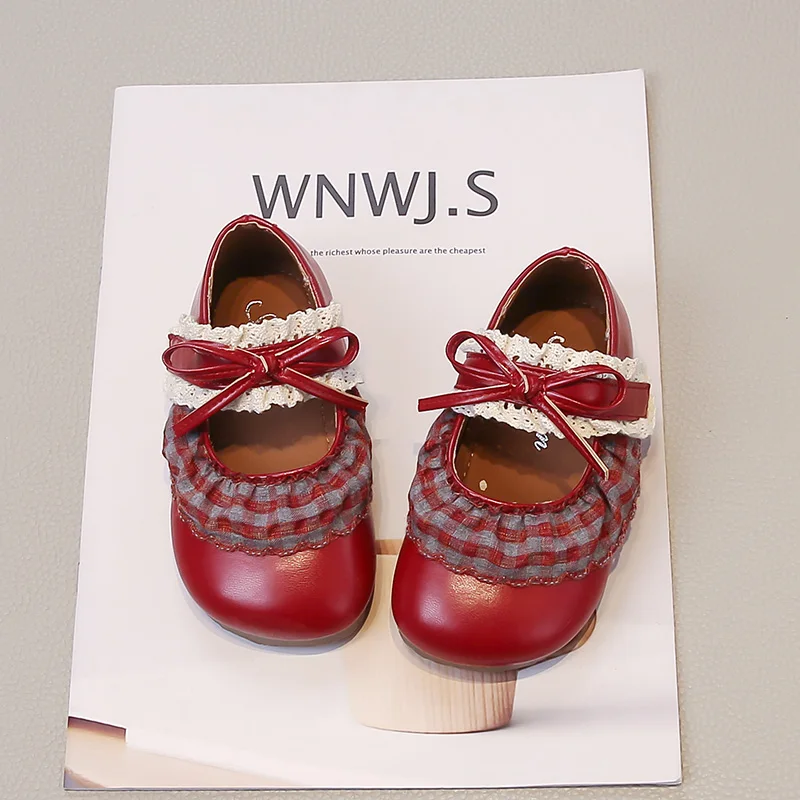 Children's Princess Shoes Sweet Ruffled Edge Girls Fashion Leather Shoes Elegant Bowknot Wedding Party Kids Causal Flat Shoes
Children's Princess Shoes Sweet Ruffled Edge Girls Fashion Leather Shoes Elegant Bowknot Wedding Party Kids Causal Flat Shoes