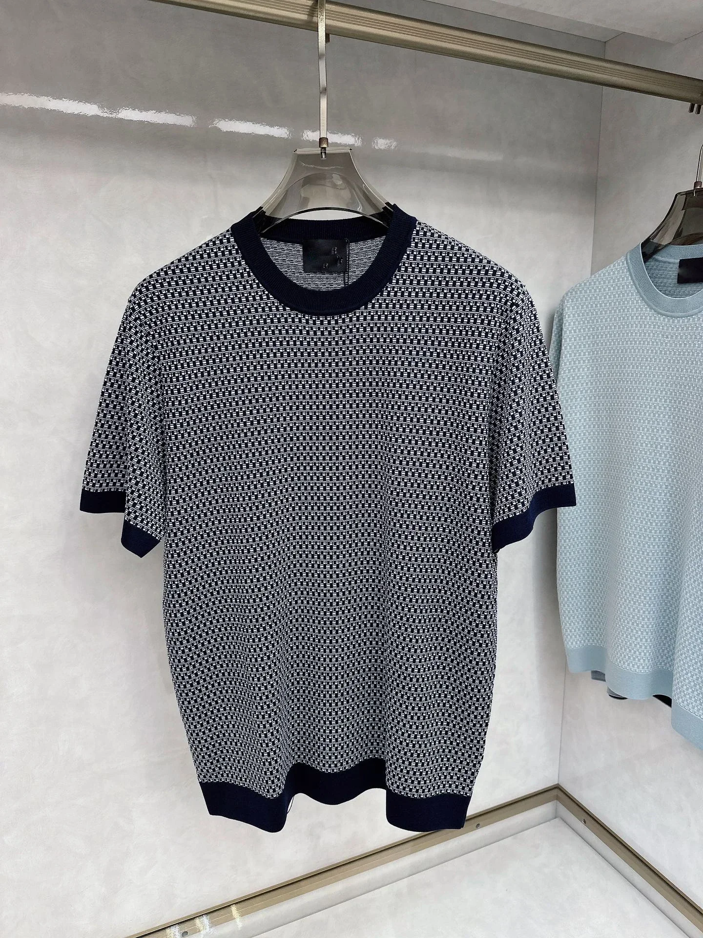 SIJITONGDA 2025 Spring/Summer New Men's Splicing Round Neck Hoodie Slim Fit Casual M-XXXL
SIJITONGDA 2025 Spring/Summer New Men's Splicing Round Neck Hoodie Slim Fit Casual M-XXXL