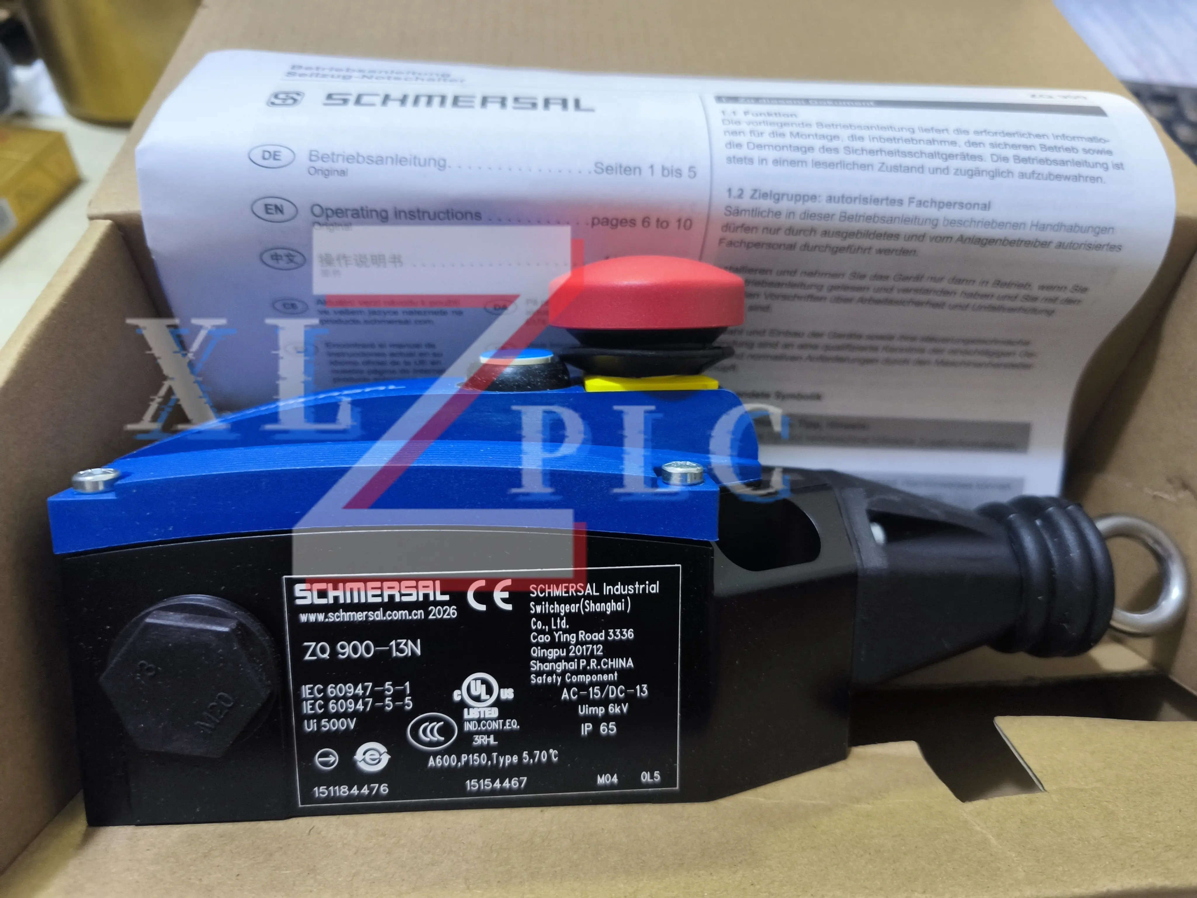 ZQ 900-13N pull wire switch is brand new and genuine in stock.
ZQ 900-13N pull wire switch is brand new and genuine in stock.