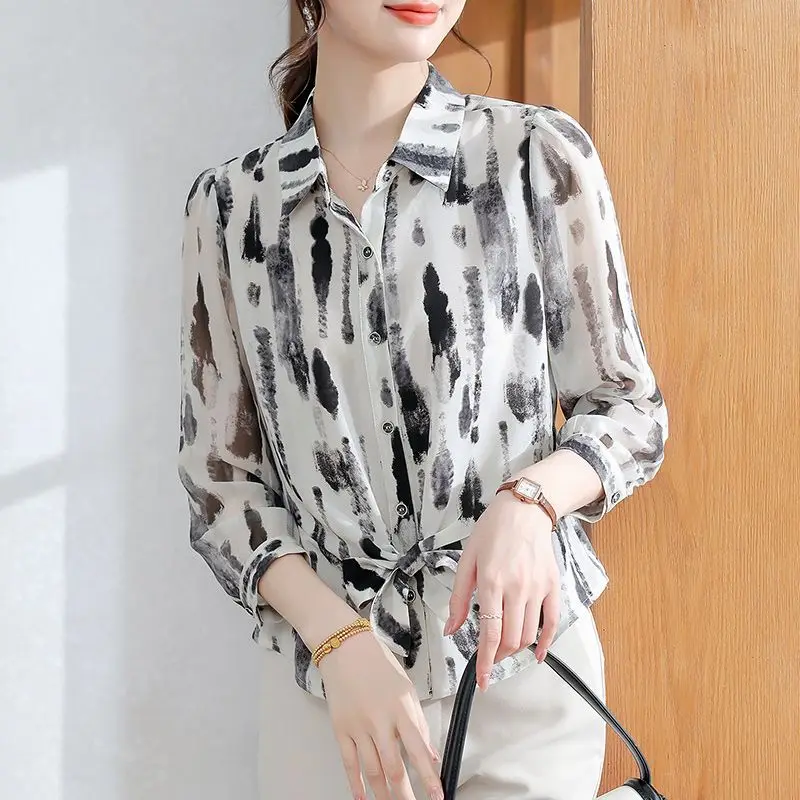Spring Summer Fashion Printed Top Chiffon Blouse Middle Age Women Long Sleeve Shirt
Spring Summer Fashion Printed Top Chiffon Blouse Middle Age Women Long Sleeve Shirt