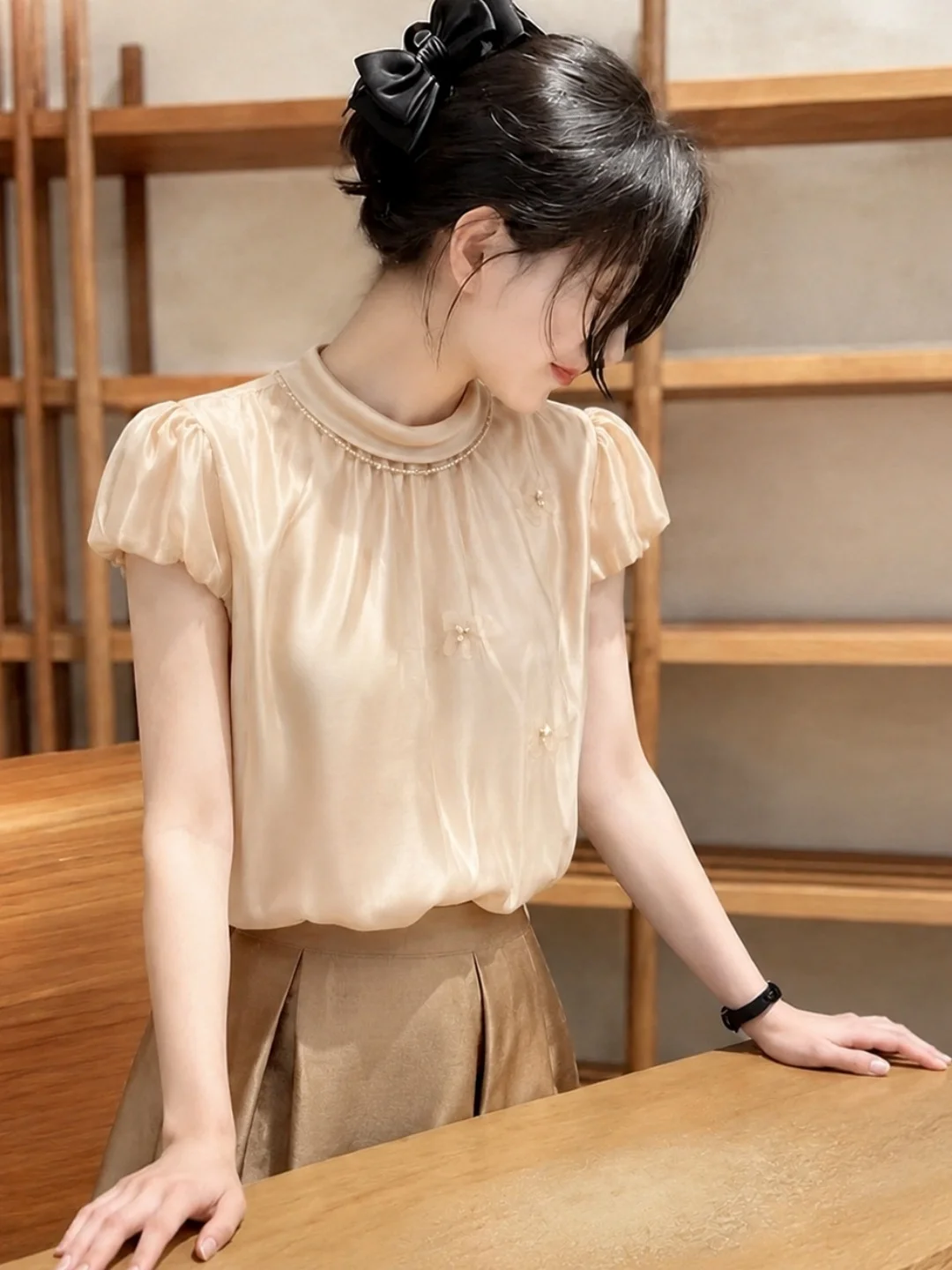 Unique Gentle Wind Short Sleeve Shirt Versatile Slimming Top for Summer 2026 Korean Style Straight Cut Commute Fashion
Unique Gentle Wind Short Sleeve Shirt Versatile Slimming Top for Summer 2026 Korean Style Straight Cut Commute Fashion