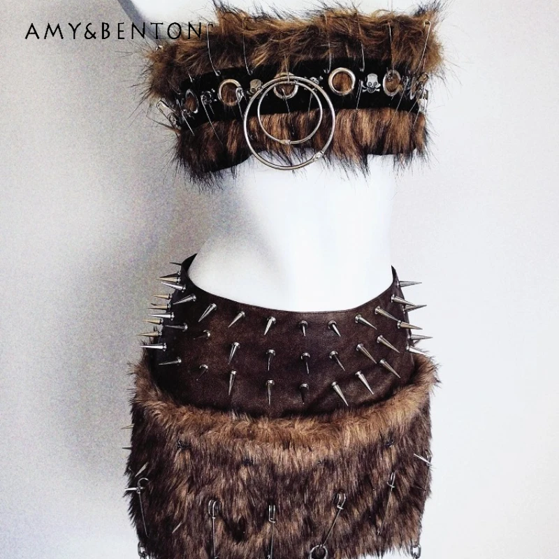 Punk Rock Collar Sweet Cool Gothic Women's Vest Original Design New Brown Rivet Decoration Plush Splicing Mini Skirt Set Ladies
Punk Rock Collar Sweet Cool Gothic Women's Vest Original Design New Brown Rivet Decoration Plush Splicing Mini Skirt Set Ladies