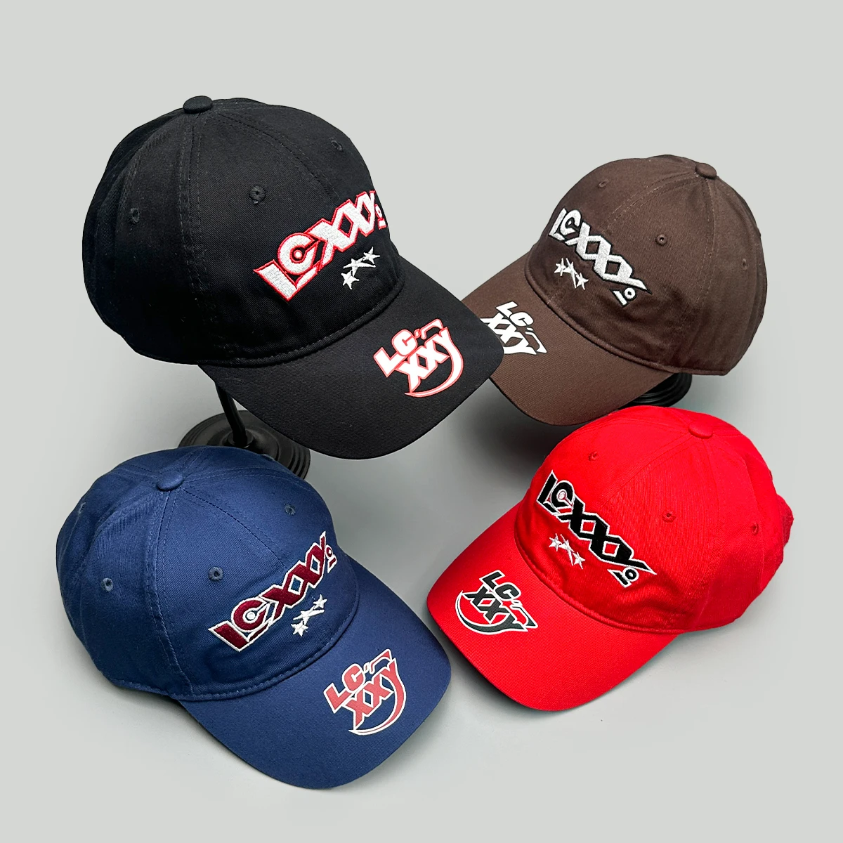 Niche Street Embroidered Letters Baseball Hats New Men Women Sunshade Personal Versatile American Retro Fashion ins Peaked Caps
Niche Street Embroidered Letters Baseball Hats New Men Women Sunshade Personal Versatile American Retro Fashion ins Peaked Caps