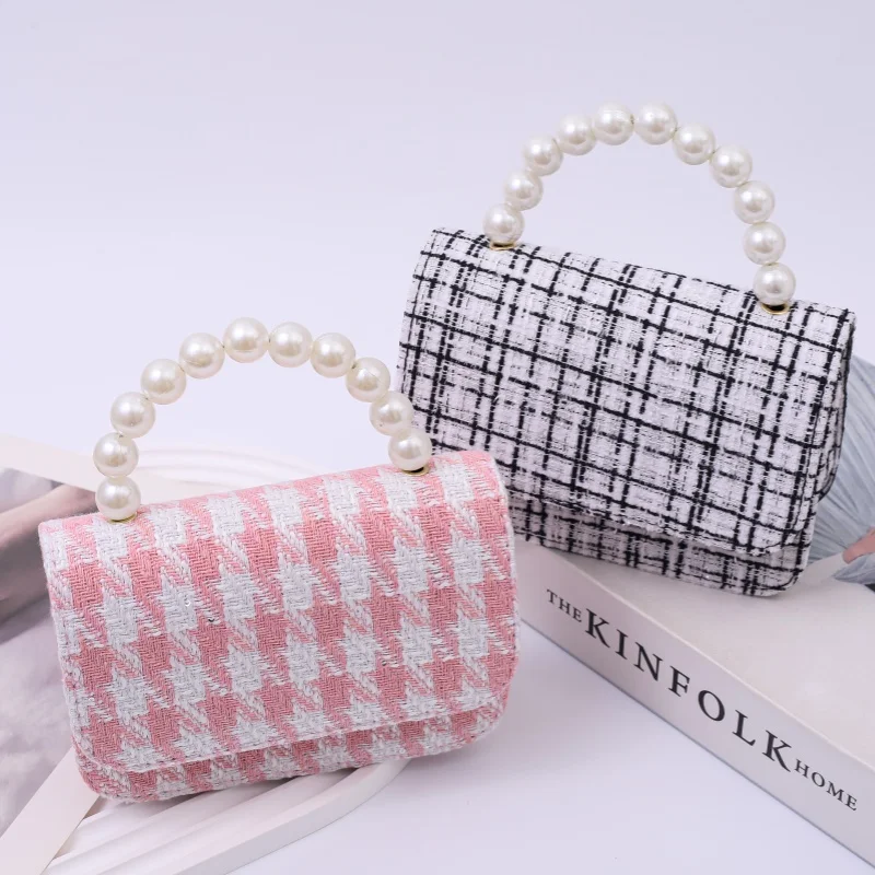 New fashionable cotton and linen crossbody children's bag, girls' side bag, shoulder bag, pearl handbag, girls' mini bag
New fashionable cotton and linen crossbody children's bag, girls' side bag, shoulder bag, pearl handbag, girls' mini bag