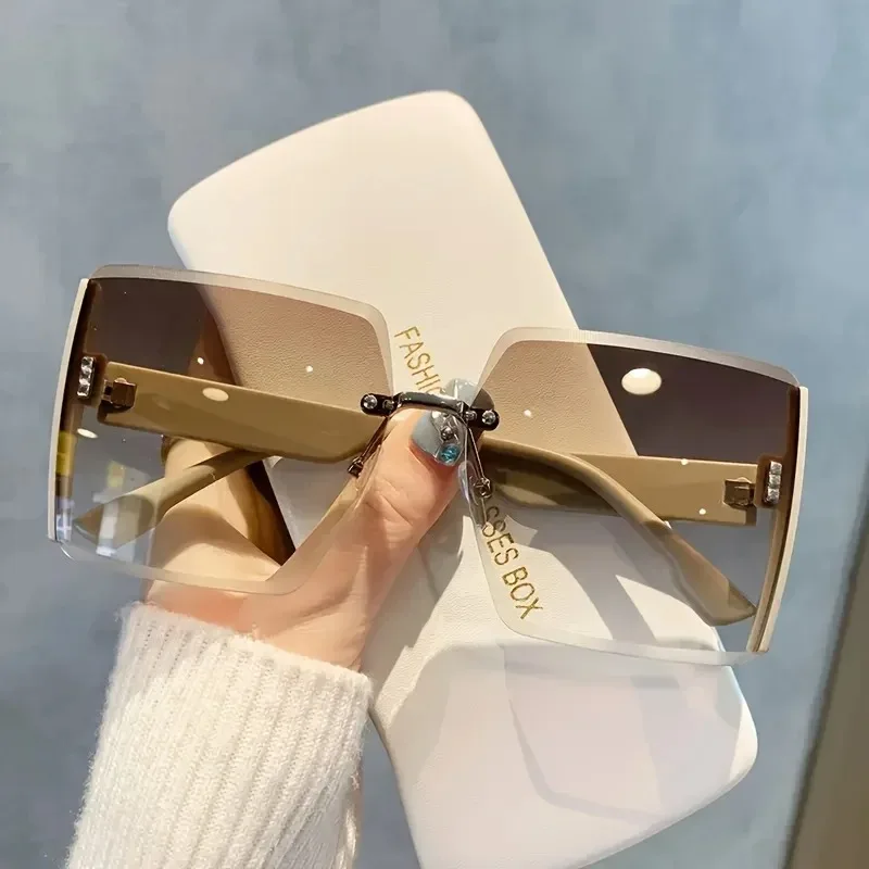 INWEG popular large frame glasses, women's oversized glasses, UV400 sunscreen sunshade glasses, suitable for drivingnnn
INWEG popular large frame glasses, women's oversized glasses, UV400 sunscreen sunshade glasses, suitable for drivingnnn