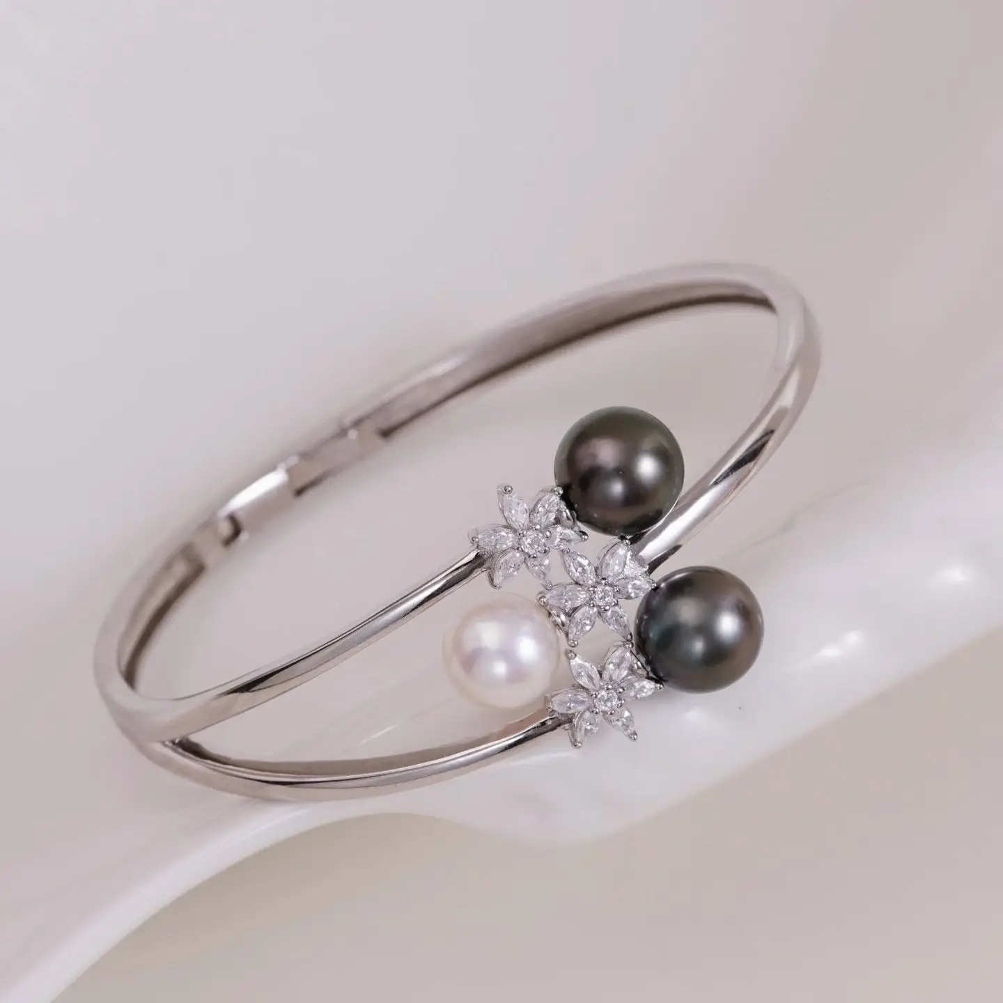 S925 Sterling Silver Bracelet Mountings ADJUSTABLE Bangle Findings Jewelry Parts Fittings Accessories for 8-9mm Pearls
S925 Sterling Silver Bracelet Mountings ADJUSTABLE Bangle Findings Jewelry Parts Fittings Accessories for 8-9mm Pearls