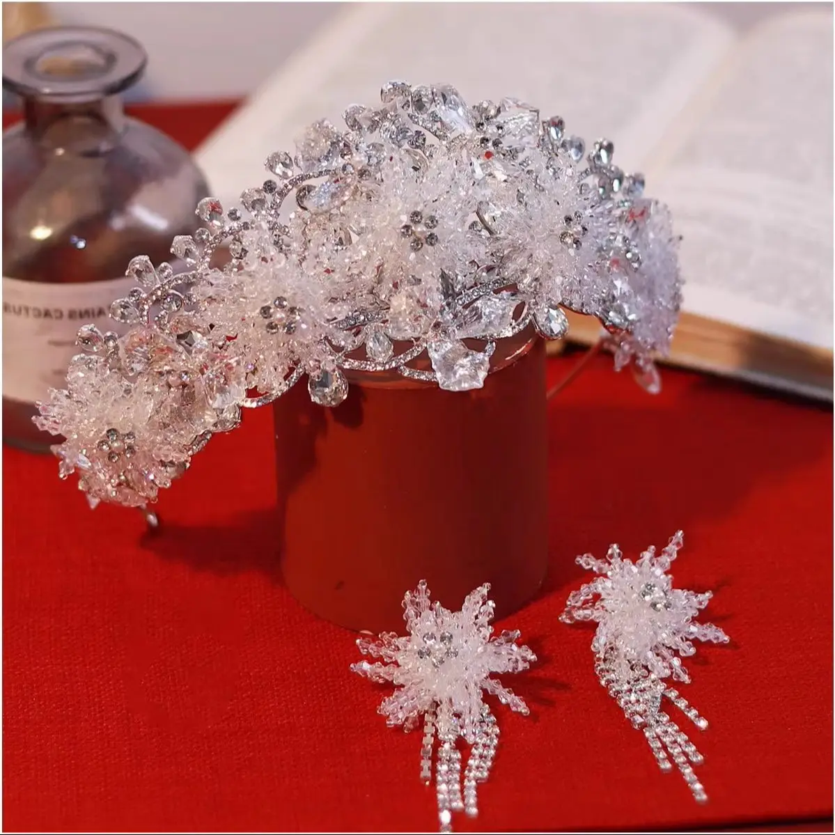 CC Wedding Crown Women Hair Accessories Bridal Headbands Engagement Hairwear 100% Handmade Luxury Crystal Tiaras Headpiece AN450
CC Wedding Crown Women Hair Accessories Bridal Headbands Engagement Hairwear 100% Handmade Luxury Crystal Tiaras Headpiece AN450