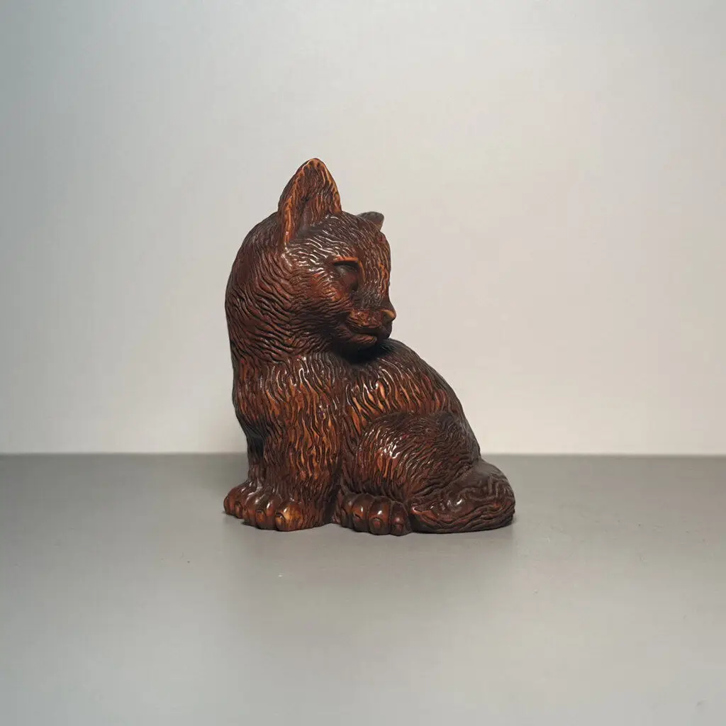 Chinese Natural Boxwood Hand-carved Exquisite Cat Statue
Chinese Natural Boxwood Hand-carved Exquisite Cat Statue
