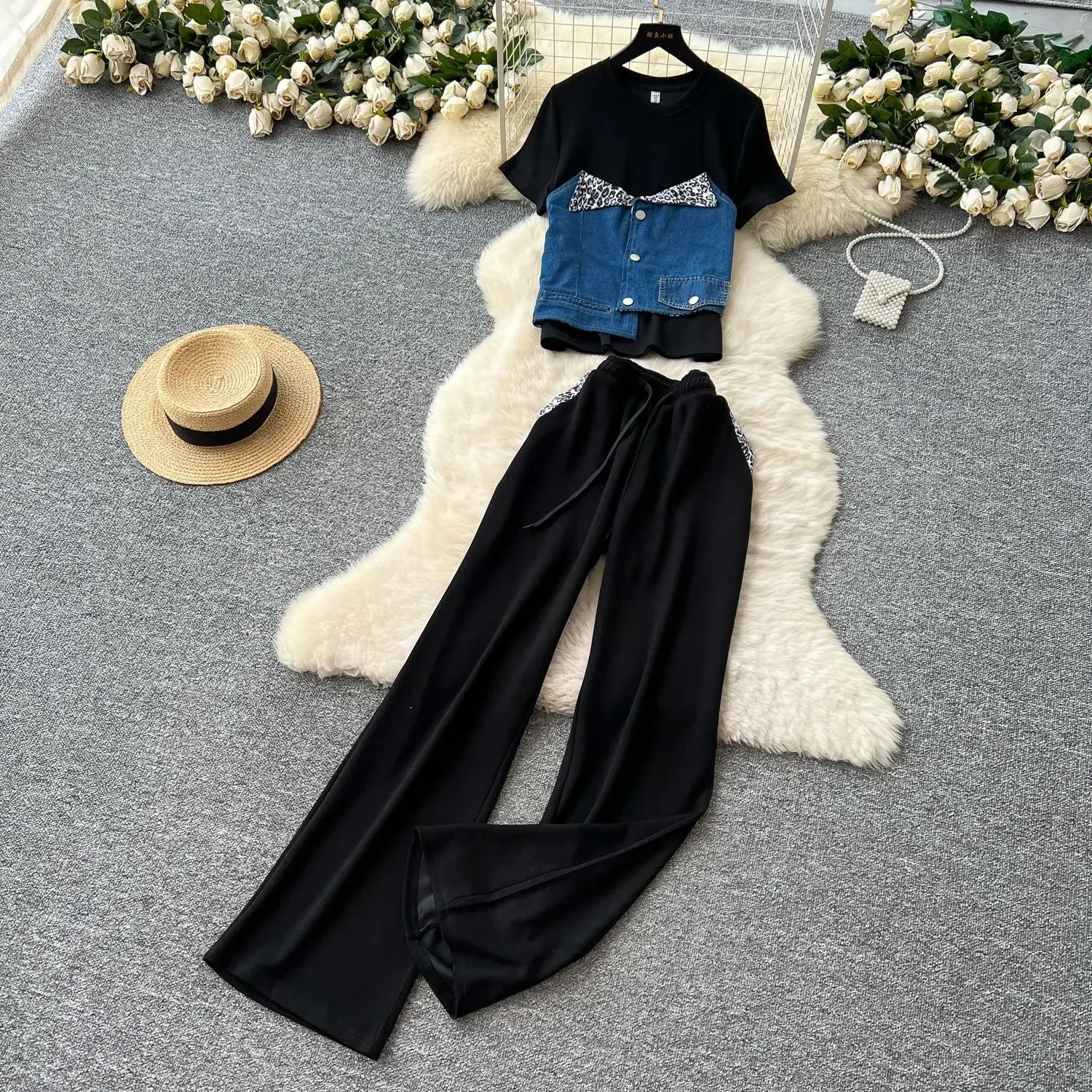 Ladies' Design-sense Casual Two-piece Set. Summer New Stitching Denim Short-sleeved T-shirt, Elastic High-waisted Wide-leg Pants
Ladies' Design-sense Casual Two-piece Set. Summer New Stitching Denim Short-sleeved T-shirt, Elastic High-waisted Wide-leg Pants