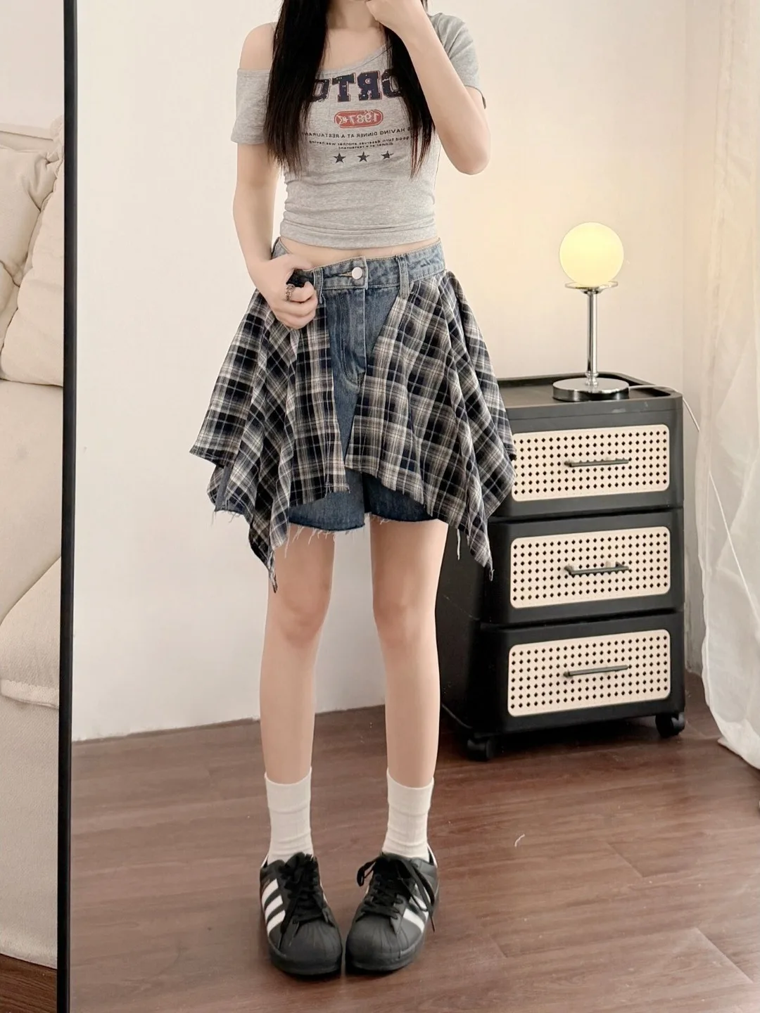 plus Size Patchwork Plaid Shorts American Style Straight Leg Jeans Summer Breathable High Waist Skirt Design for plus Size Women
plus Size Patchwork Plaid Shorts American Style Straight Leg Jeans Summer Breathable High Waist Skirt Design for plus Size Women