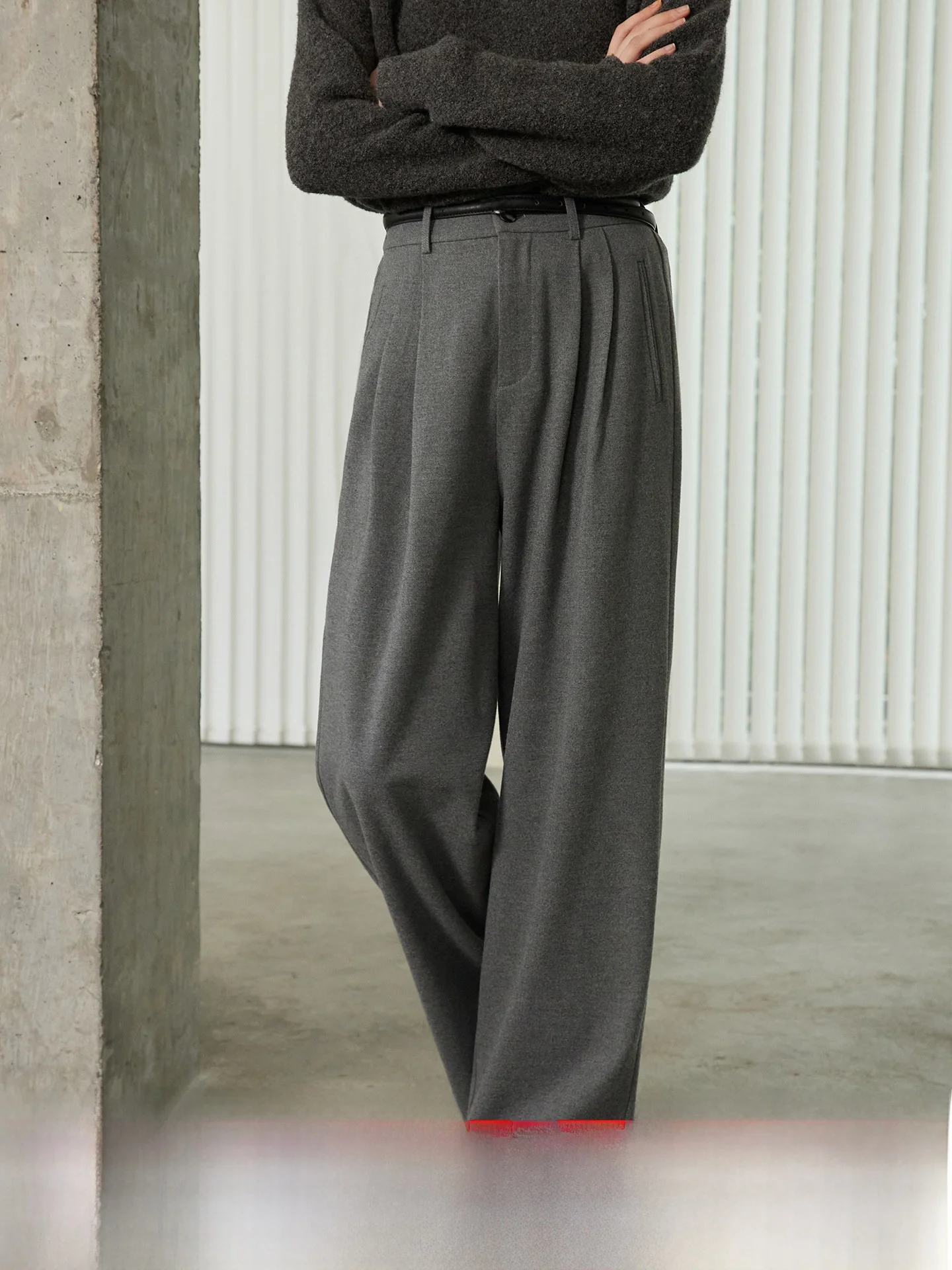 Широкие брюки Ele для женщин: простые, с высокой талией, свободного кроя, из шерстяной ткани, для офиса, зимняя коллекция
Широкие брюки Ele для женщин: простые, с высокой талией, свободного кроя, из шерстяной ткани, для офиса, зимняя коллекция