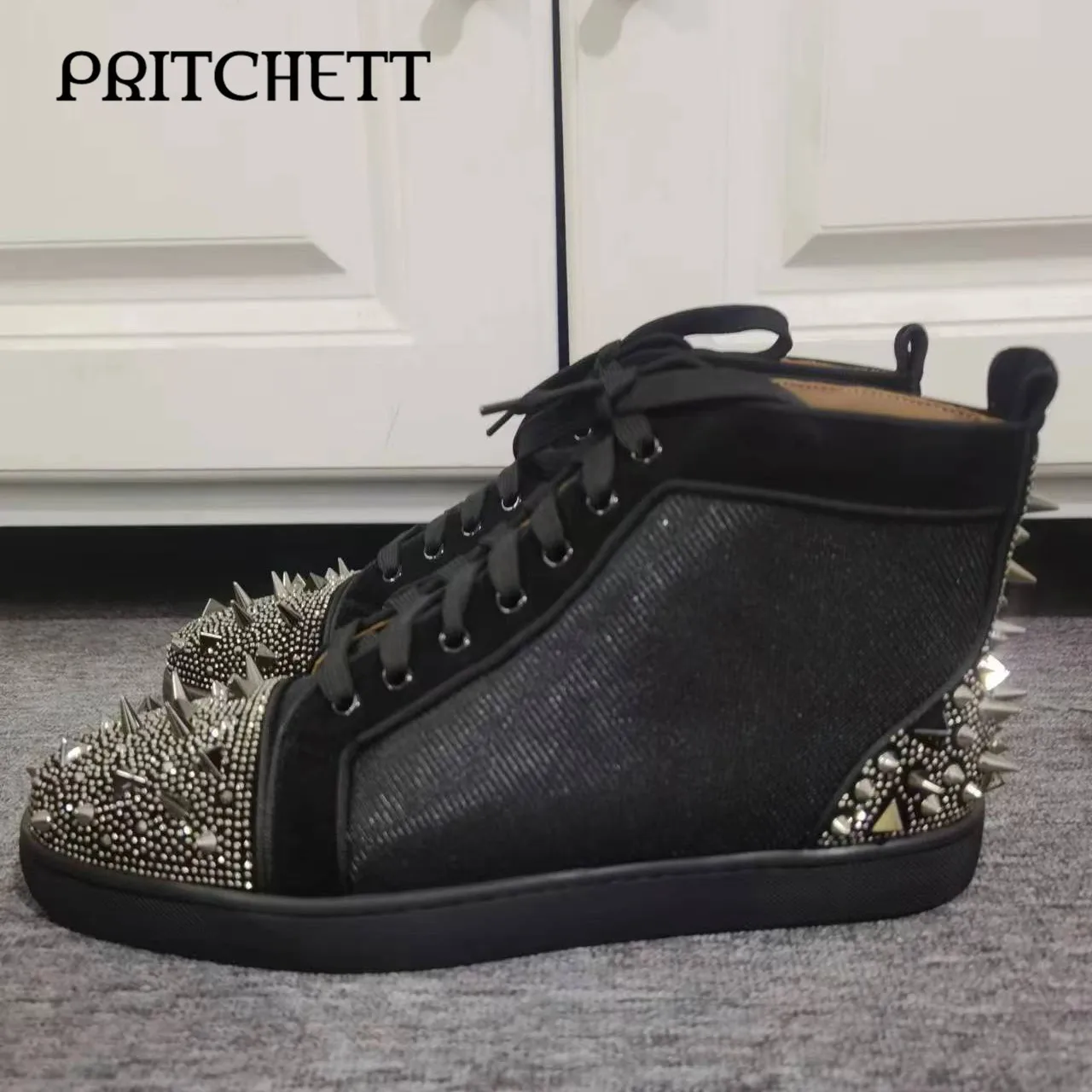 Diamond Rivet Black Casual Shoes Round Toe Lace-Up Stitching Sports Men's Shoes Large Size Fashionable and Comfortable Shoes
Diamond Rivet Black Casual Shoes Round Toe Lace-Up Stitching Sports Men's Shoes Large Size Fashionable and Comfortable Shoes