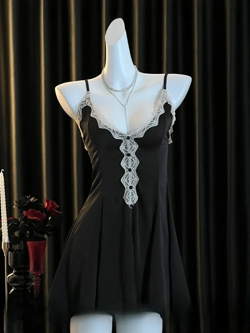 High-End Lace Halter Satin Nightdress for Women,Pure Sensual Style,Elegant and Romantic Autumn Pajamas,Soft Mesh Homewear
High-End Lace Halter Satin Nightdress for Women,Pure Sensual Style,Elegant and Romantic Autumn Pajamas,Soft Mesh Homewear