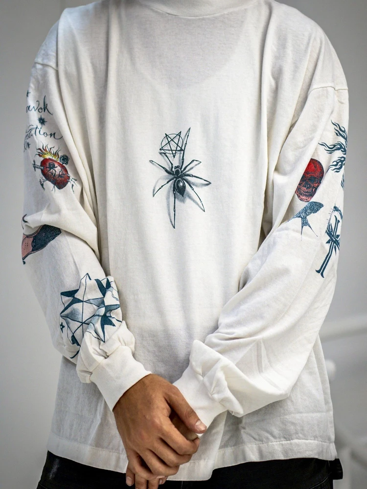 Saint Mxxxxxx X Dwls Teetattoo Drwoo Collaborative Long Sve Tattoo Print Cotton T-irt Youth Faion Retro Sle
Saint Mxxxxxx X Dwls Teetattoo Drwoo Collaborative Long Sve Tattoo Print Cotton T-irt Youth Faion Retro Sle