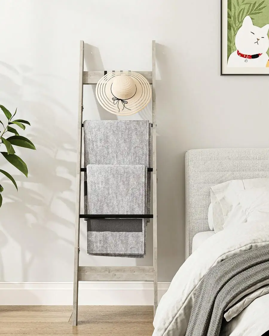 Blanket Ladder Shelf For Living Room, Decorative Wood Quilt Rack With 4 Removable Hooks, 5-Tier Farmhouse Ladder Holder
Blanket Ladder Shelf For Living Room, Decorative Wood Quilt Rack With 4 Removable Hooks, 5-Tier Farmhouse Ladder Holder