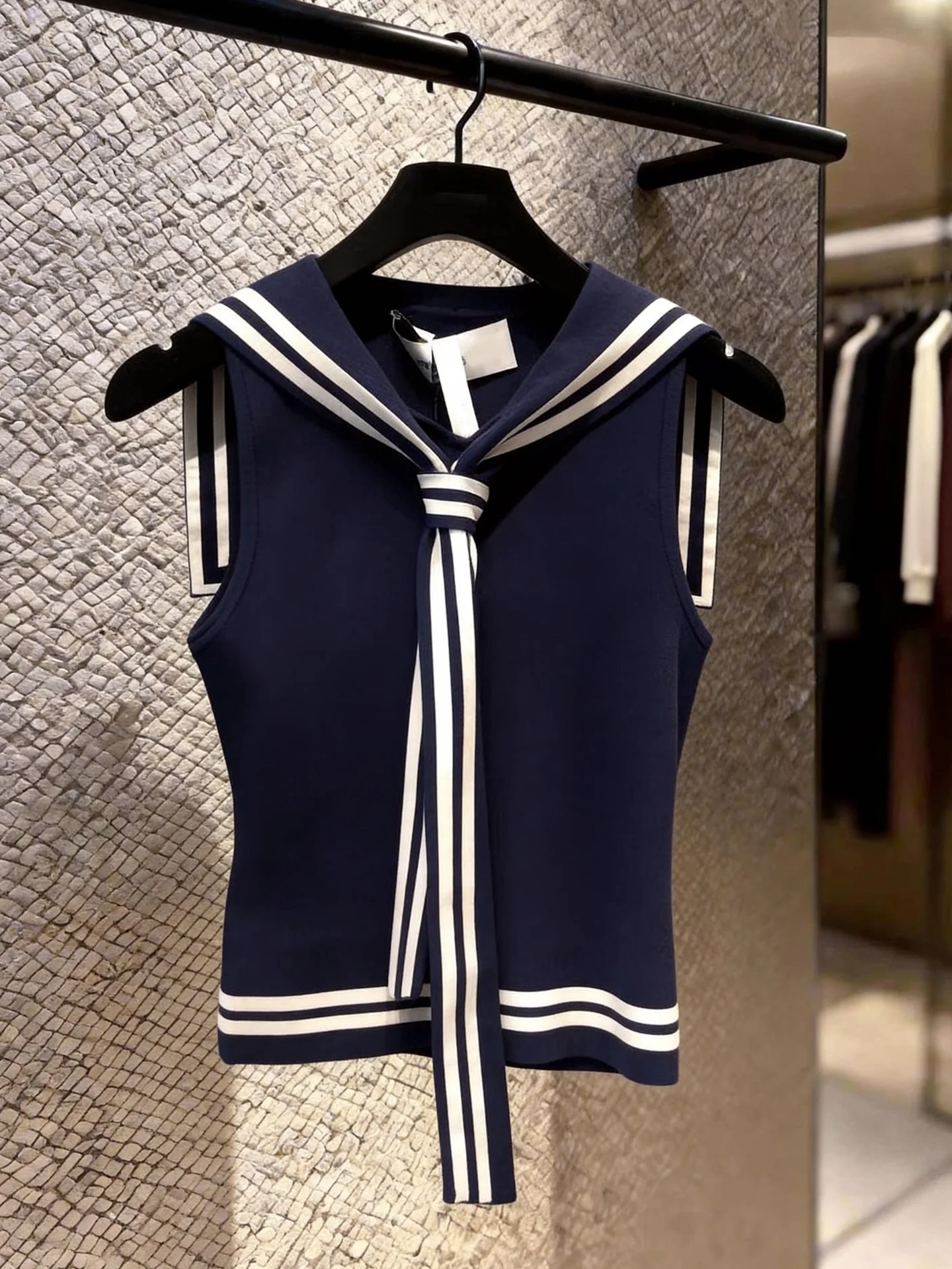 Korean Style Splice Knitted Vest Women's Sleeveless Fashion Design Sensation Spring Season Color Collision Design Artistry
Korean Style Splice Knitted Vest Women's Sleeveless Fashion Design Sensation Spring Season Color Collision Design Artistry