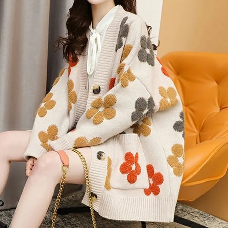 Autumn Winter Thick Cardigan Women Sweet Floral Sweater Coat Long Sleeve V-neck Knitted Tops Casual Loose Warm Knitwears 29003
Autumn Winter Thick Cardigan Women Sweet Floral Sweater Coat Long Sleeve V-neck Knitted Tops Casual Loose Warm Knitwears 29003