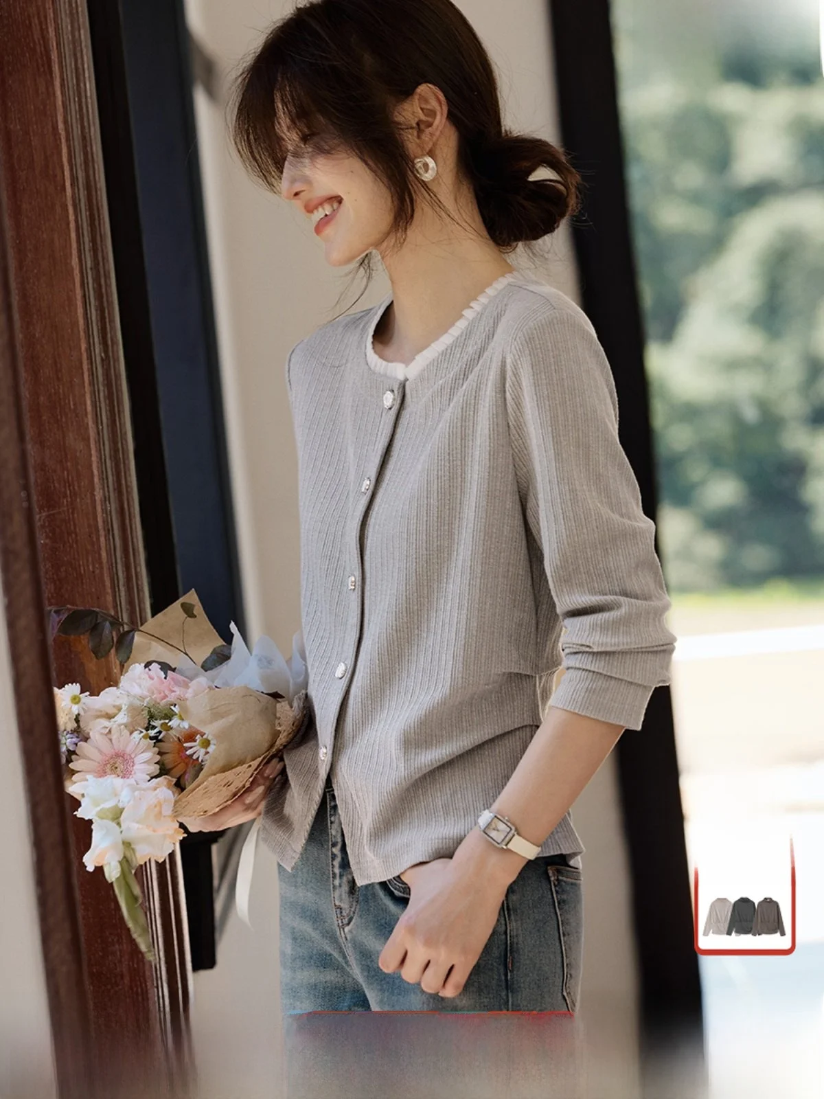 Женская футболка с плиссированными вставками, подчеркивающими талию, с длинным рукавом и круглым вырезом, модная осенняя одежда для повседневной носки.
Женская футболка с плиссированными вставками, подчеркивающими талию, с длинным рукавом и круглым вырезом, модная осенняя одежда для повседневной носки.