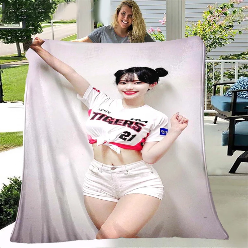 Korean Li Duohui Cheerleader Soft Plush Blanket, Flannel Blanket Throw Blanket for Living Room Bedroom Bed Sofa Picnic Cover
Korean Li Duohui Cheerleader Soft Plush Blanket, Flannel Blanket Throw Blanket for Living Room Bedroom Bed Sofa Picnic Cover