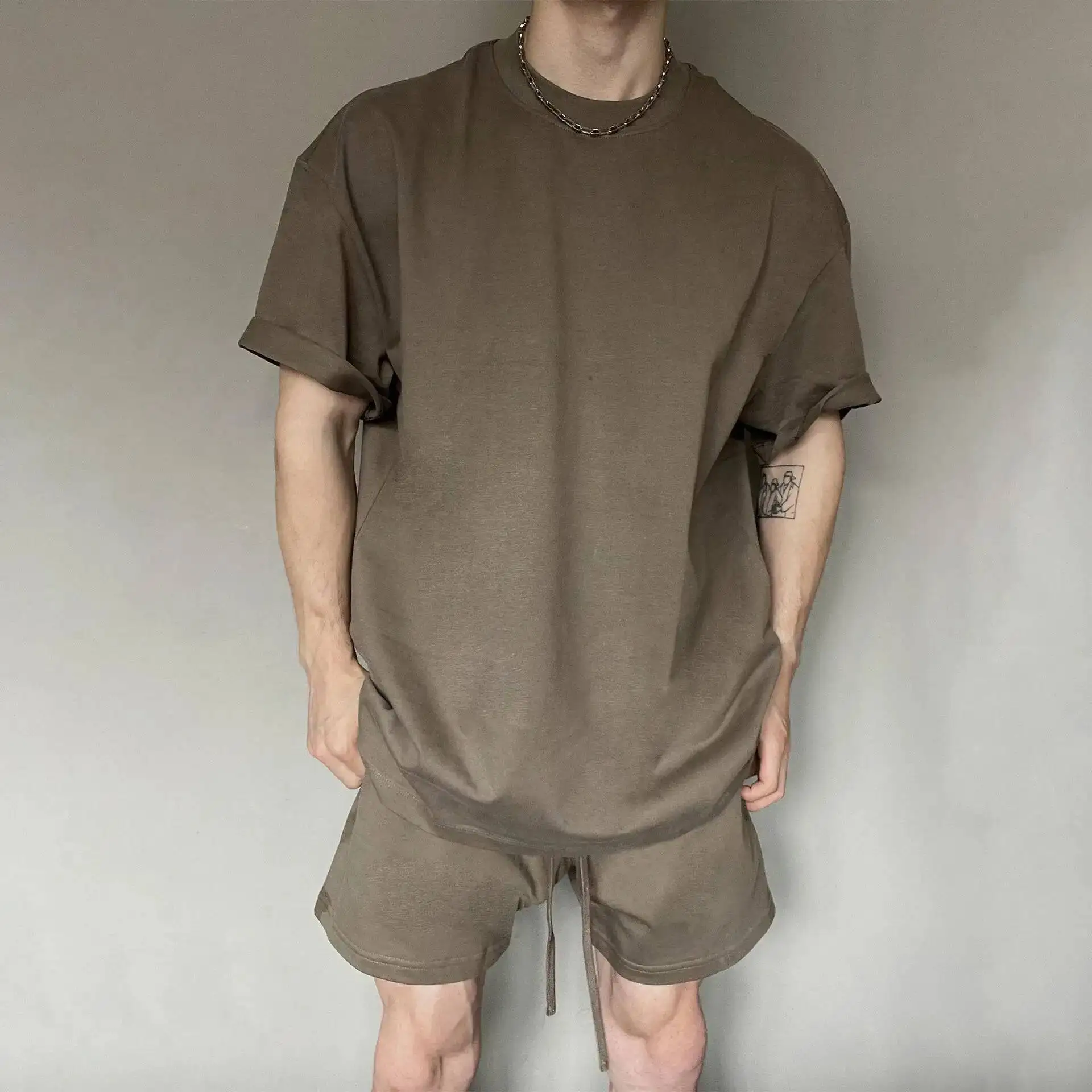 2026 Summer Men's Solid Color Heavyweight Outfit 305G Crew Neck Short Sleeve T Shirt 425G Loose Fit Sports Casual Shorts Set
2026 Summer Men's Solid Color Heavyweight Outfit 305G Crew Neck Short Sleeve T Shirt 425G Loose Fit Sports Casual Shorts Set