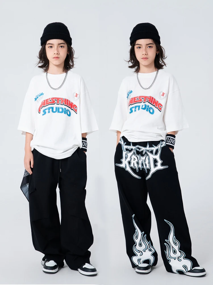 2025 New Modern Jazz Dance Performance Costumes For Boys White T-Shirt Black Pants Outfits Girls Hip Hop Dance Clothes DQS19978
2025 New Modern Jazz Dance Performance Costumes For Boys White T-Shirt Black Pants Outfits Girls Hip Hop Dance Clothes DQS19978