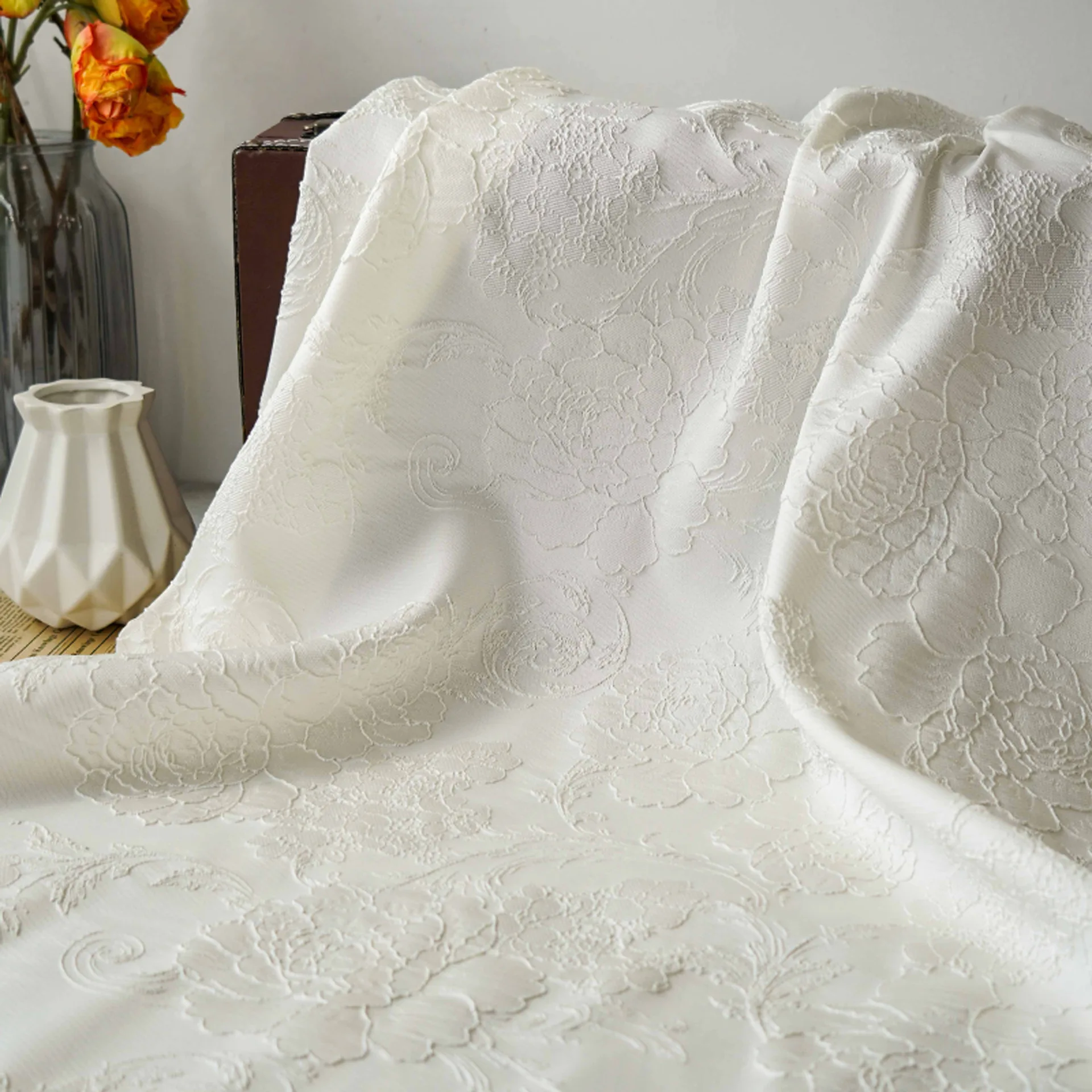Simple Solid Color Relief Large Flower Yarn Dyed Jacquard Fabric Elegant Women's Dress Clothing Bag Decorative Sewing Fabric
Simple Solid Color Relief Large Flower Yarn Dyed Jacquard Fabric Elegant Women's Dress Clothing Bag Decorative Sewing Fabric