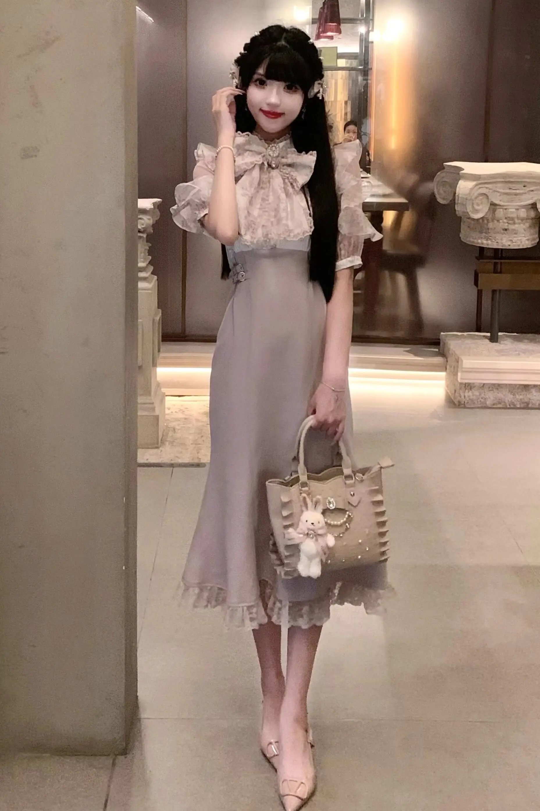 2025 Summer New Japanese Sweet Lolita Dress Women Bow Lace Short-sleeved Tiered Ruffles Waist Slim Mid-length Temperament Dress
2025 Summer New Japanese Sweet Lolita Dress Women Bow Lace Short-sleeved Tiered Ruffles Waist Slim Mid-length Temperament Dress