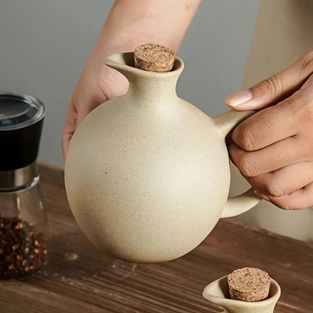 Japanese Style Oil Bottle Coarse Pottery Large Capacity Oil Bottle Chili Oil Soy Sauce Storage Container Kitchen Accessories
Japanese Style Oil Bottle Coarse Pottery Large Capacity Oil Bottle Chili Oil Soy Sauce Storage Container Kitchen Accessories