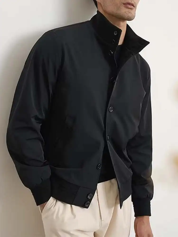 Fall 2025 Men's Faion Loose Fit Stand Collar Jaet Luxury Splicing Design Urban Sle Windproof Outerwear Casual Outerwear
Fall 2025 Men's Faion Loose Fit Stand Collar Jaet Luxury Splicing Design Urban Sle Windproof Outerwear Casual Outerwear